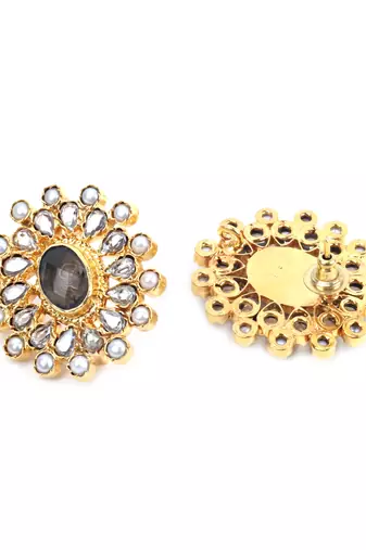 Gold pearl earrings
