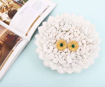 Gold emerald   earrings 1