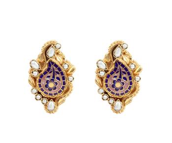 Gold pearl earrings 2