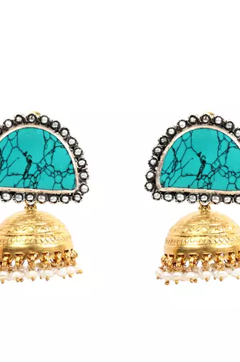 Gold earrings