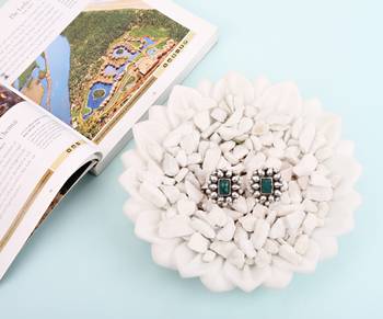 Silver pearl earrings 1