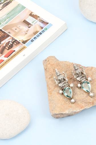 Silver quartz   earrings