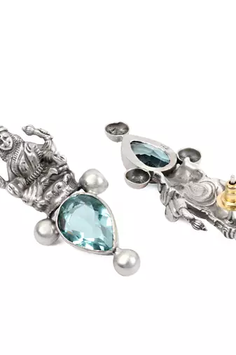 Silver quartz   earrings