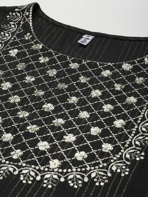 Black embroidered cotton ethnic-kurtis 4