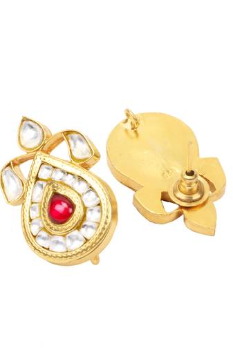 Gold pearl earrings