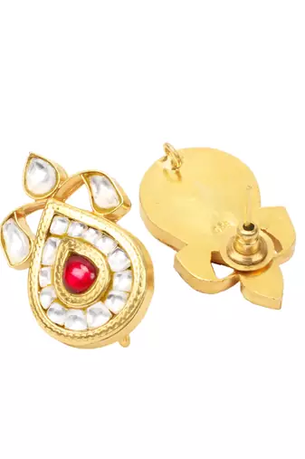 Gold pearl earrings