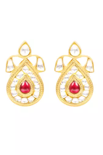 Gold pearl earrings