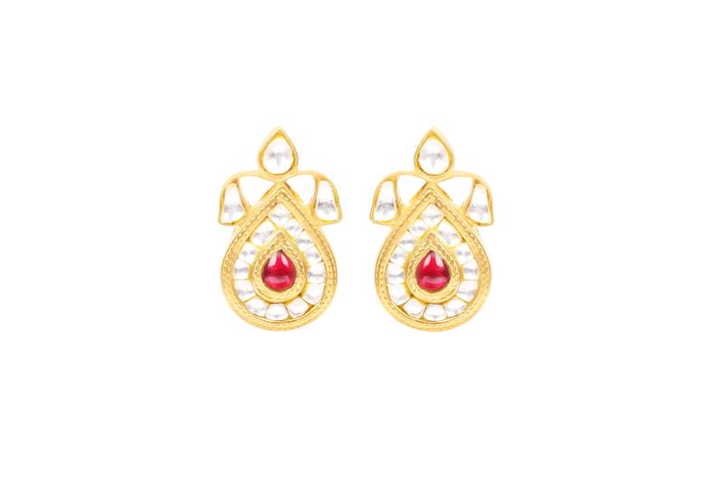 Gold pearl earrings