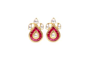 Gold earrings 1