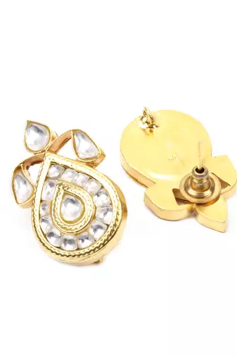 Gold earrings