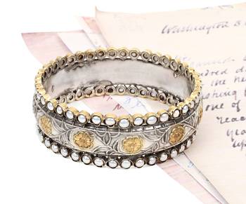 Silver pearl bracelets 1
