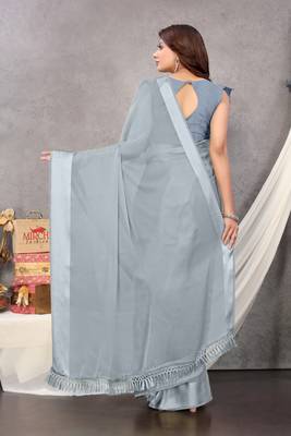 Grey woven chiffon saree with blouse 3
