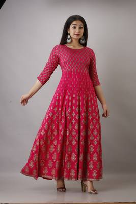 Women Paisley Anarkali Kurta in Pink 5