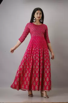 Women Paisley Anarkali Kurta in Pink
