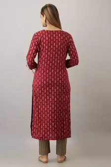 Women Ethnic Motifs Straight Kurti in Maroon