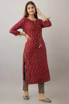 Women Ethnic Motifs Straight Kurti in Maroon