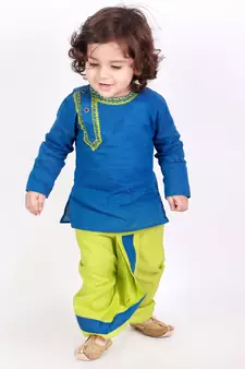 KID1 Embroidered Round Neck Kurta Dhoti
