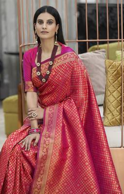 Magenta woven silk saree with blouse 3