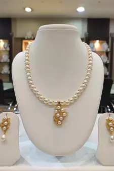 White pearl necklaces