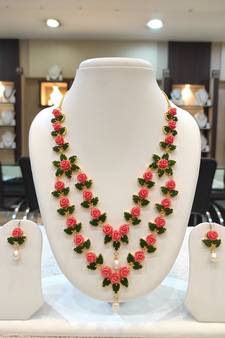 Multicolor coral necklaces