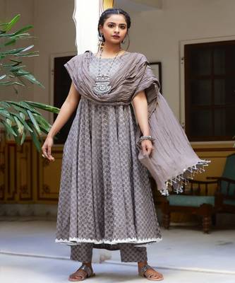 Sunny Dabu Print Anarkali Kurta Pant Set ( Set of 3 ) 3