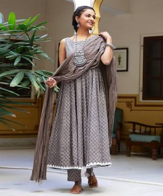 Sunny Dabu Print Anarkali Kurta Pant Set ( Set of 3 ) 4