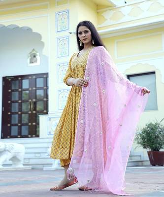 Peony Sanganeri Hand Block Printed Anarkali Suit Set (Set of 3) 2
