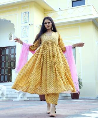 Peony Sanganeri Hand Block Printed Anarkali Suit Set (Set of 3) 3