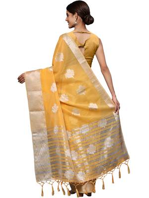 Yellow Woven Silk Blend Saree With Blouse 4
