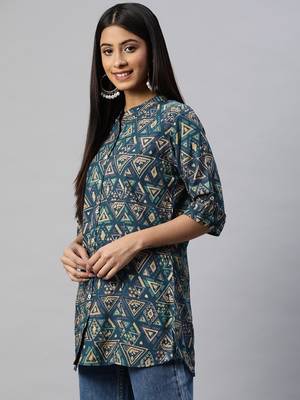 Navy-blue printed viscose rayon tunics 3