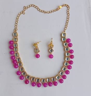 kundan Pink necklaces 1