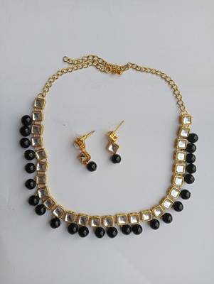 Black kundan necklaces 1