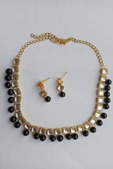 Black kundan necklaces