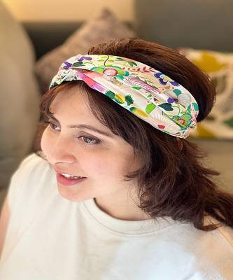 Joey & Pooh X Payal Singhal Twyla Bloom Headband 3