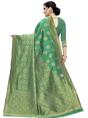 Green Woven Silk Blend Saree With Blouse 4