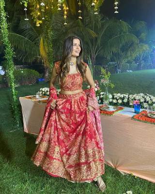Red Zari And Sequins Embroidered Organza Semi Stitched Roses Printed Floral Lehenga 3