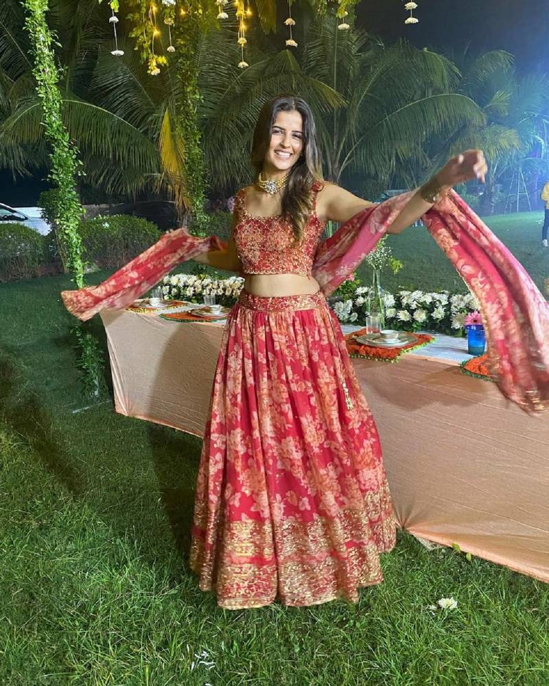 Red Zari And Sequins Embroidered Organza Semi Stitched Roses Printed Floral Lehenga