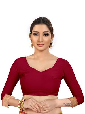 Magenta woven silk blend saree with blouse 5