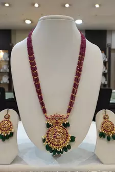 Multicolor diamond necklaces
