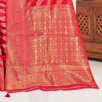 Red woven organza saree with blouse 3