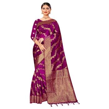 Magenta woven organza saree with blouse 1