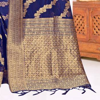 Blue woven organza saree with blouse 3