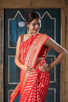 Red woven banarasi saree with blouse 4