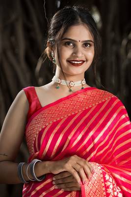 Pink woven banarasi saree with blouse 4
