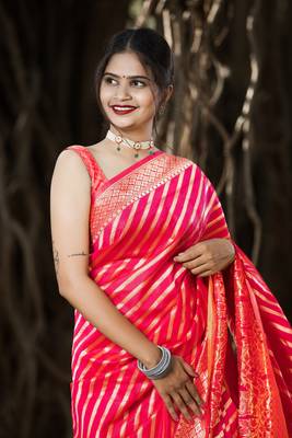 Pink woven banarasi saree with blouse 5