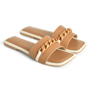 The Daily Edit Nude Chain Flats 2