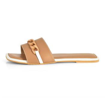 The Daily Edit Nude Chain Flats 3