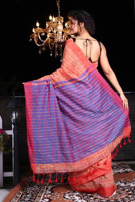 This is   Beige and Red Cotton textured design handwoven saree from Charukriti 3