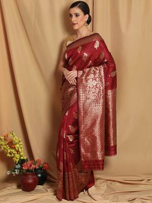 Maroon Woven Silk Blend Saree With Blouse 2