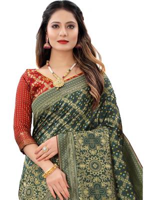 Green woven Banarasi Cotton  silk saree with blouse 2